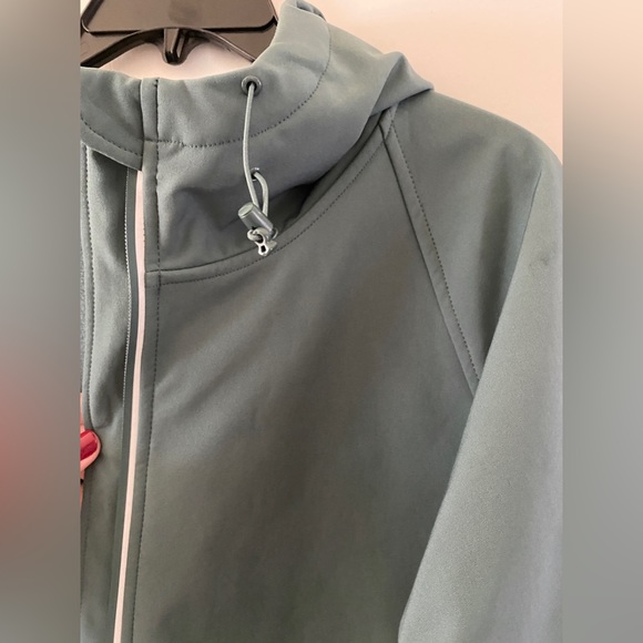 Fabletics Salma Water Resistant Jacket - Picture 2 of 6